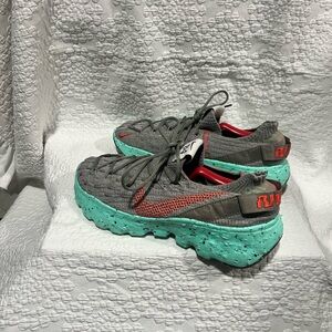 Nike Space Hippie 04